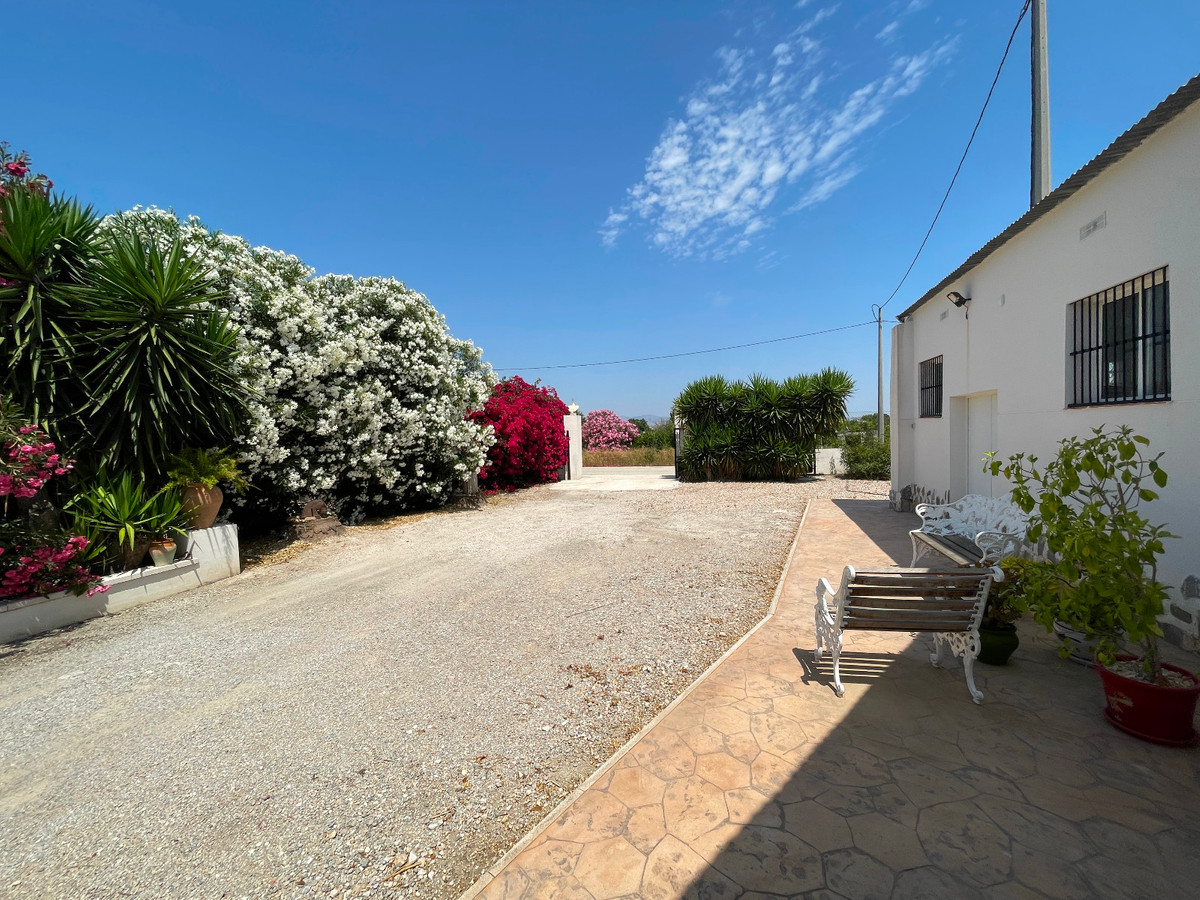 Huis te koop in Daya Nueva | 4 slaapkamers H5076523