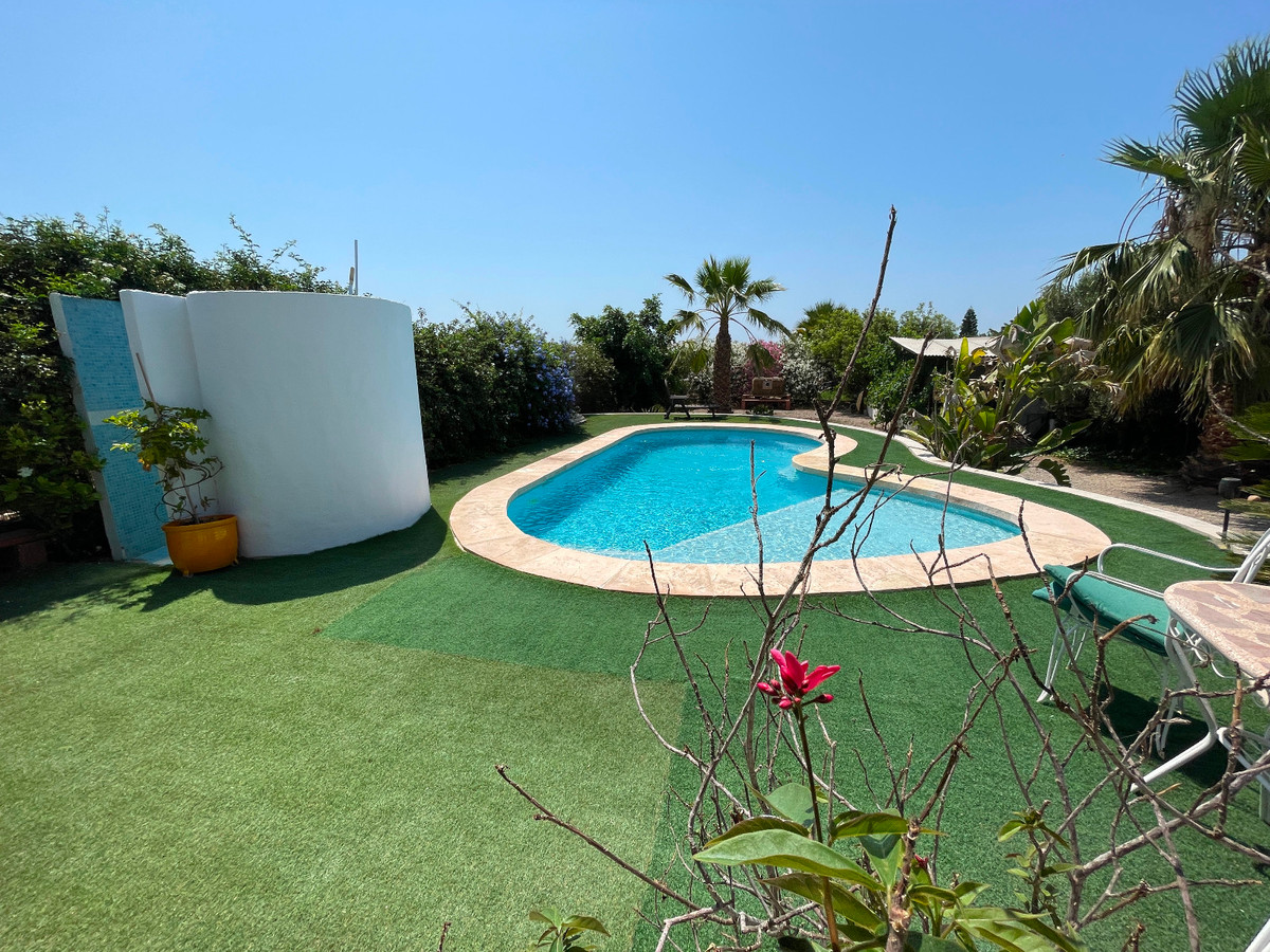 Huis te koop in Daya Nueva | 4 slaapkamers H5076523