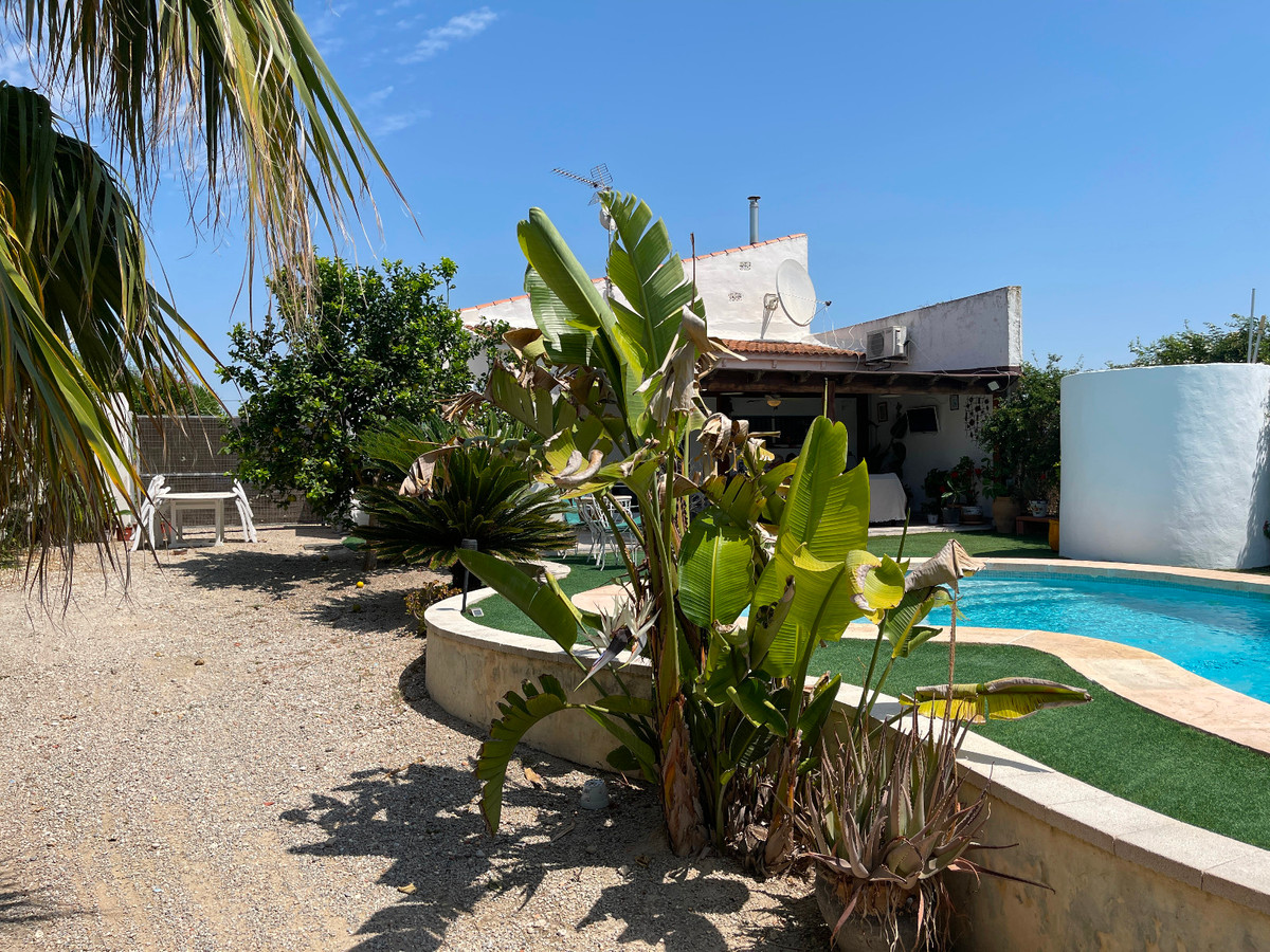 Huis te koop in Daya Nueva | 4 slaapkamers H5076523