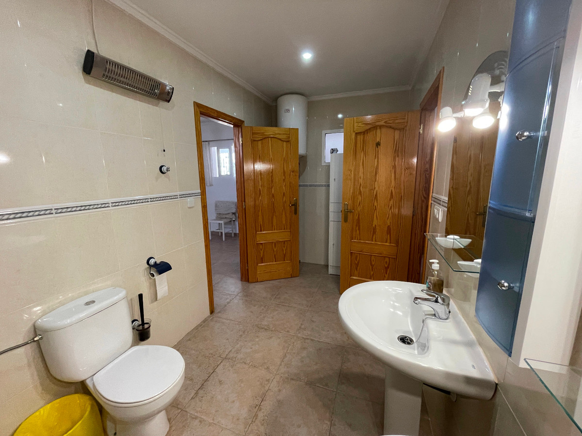 Huis te koop in Daya Nueva | 4 slaapkamers H5076523