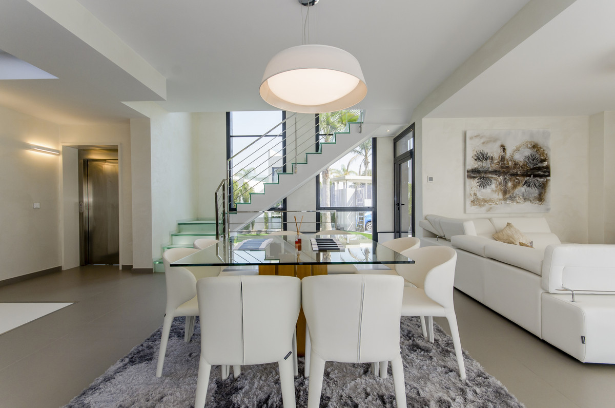 Huis te koop in Dehesa de Campoamor | 3 - 6 slaapkamers H4889323