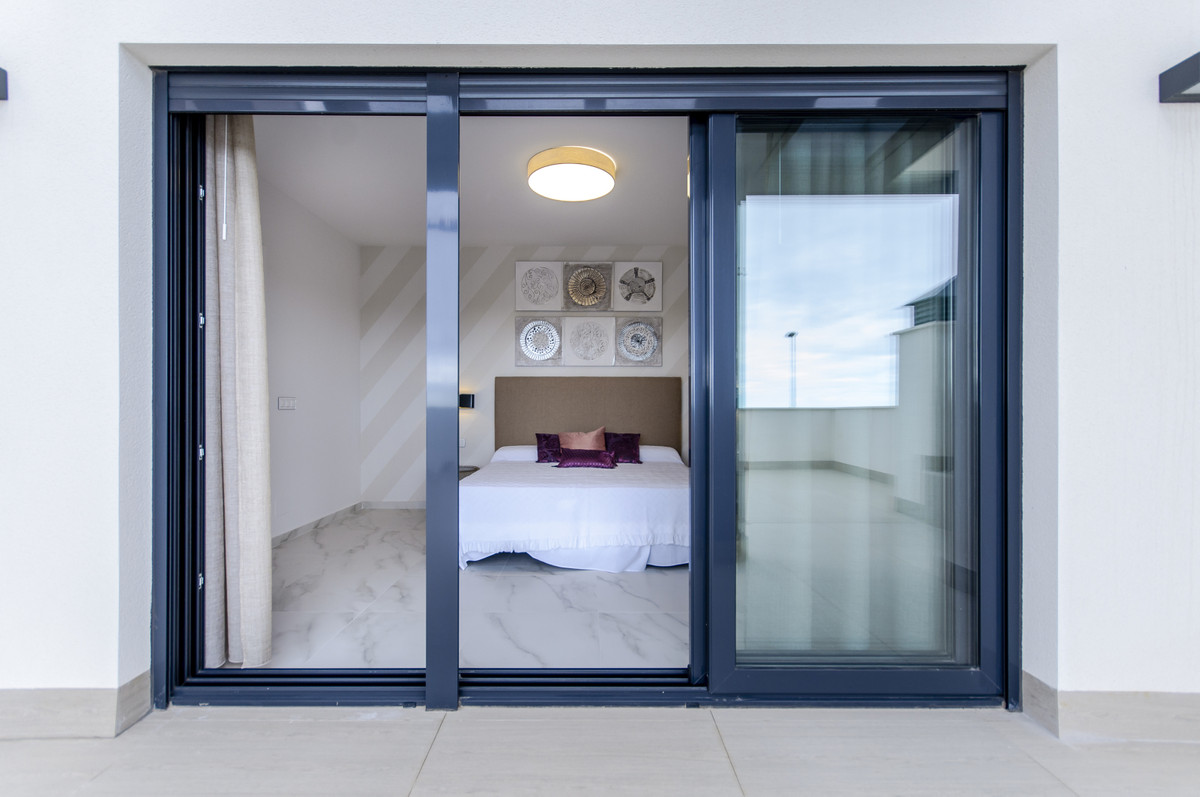 Huis te koop in Dehesa de Campoamor | 3 - 6 slaapkamers H4889323