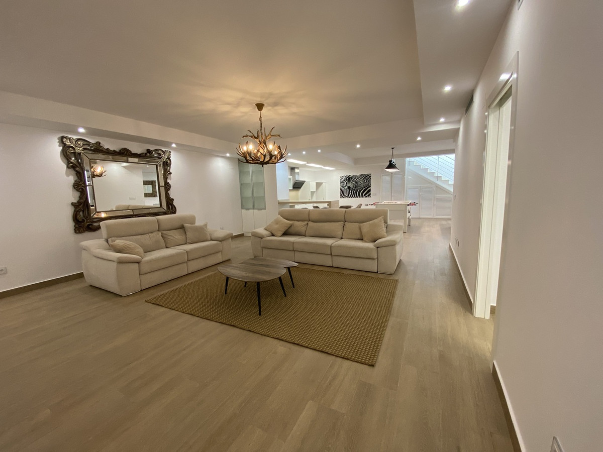 Huis te koop in Dehesa de Campoamor | 5 slaapkamers H5165116