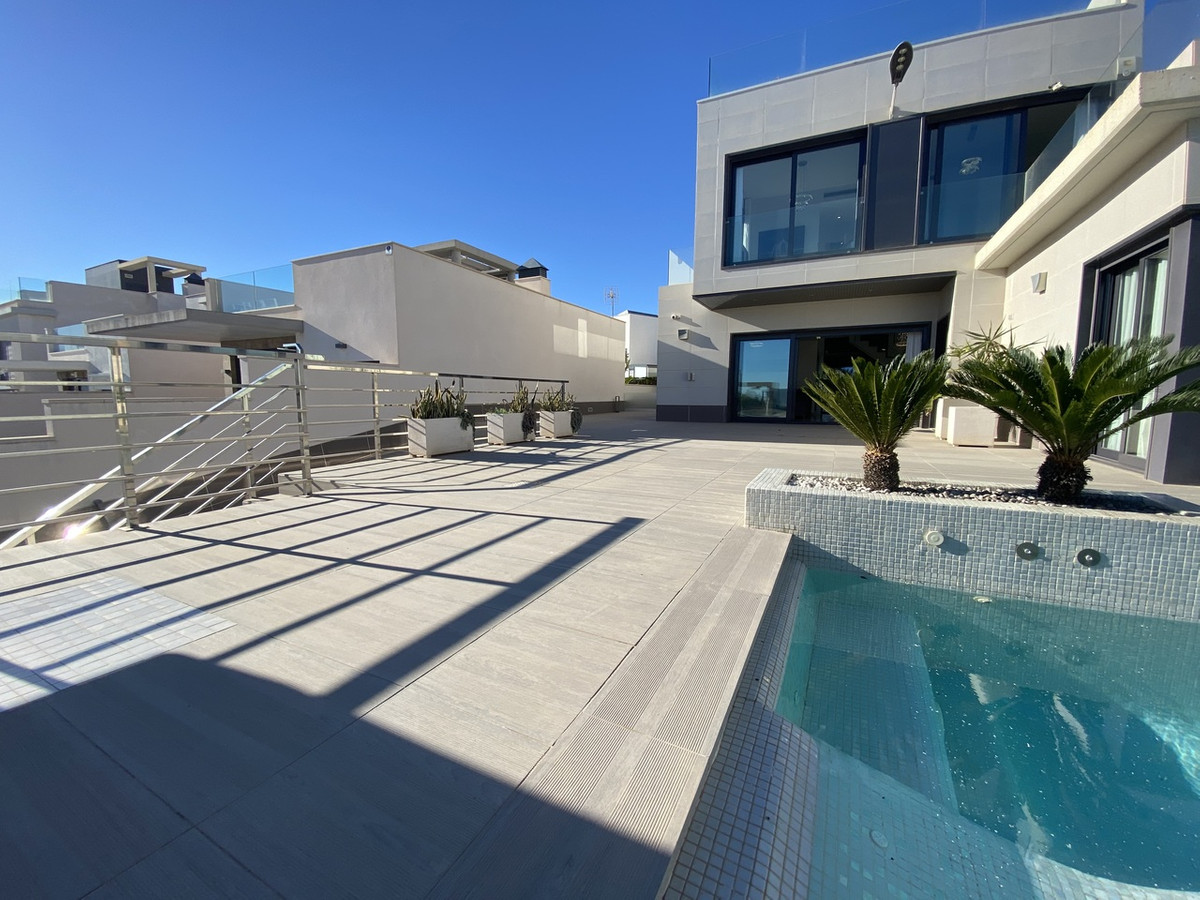 Huis te koop in Dehesa de Campoamor | 5 slaapkamers H5165116