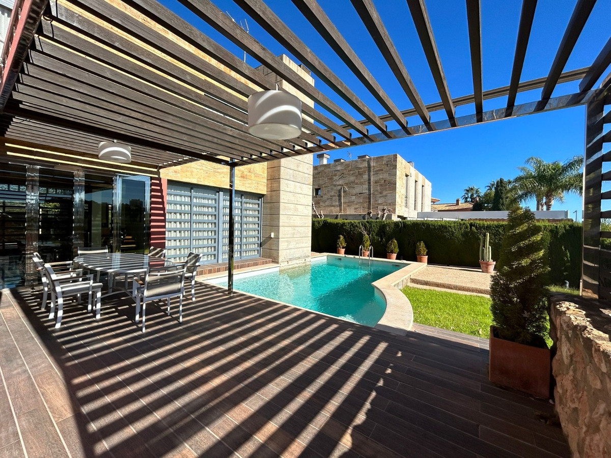 Huis te koop in Dehesa de Campoamor | 4 slaapkamers H5244469