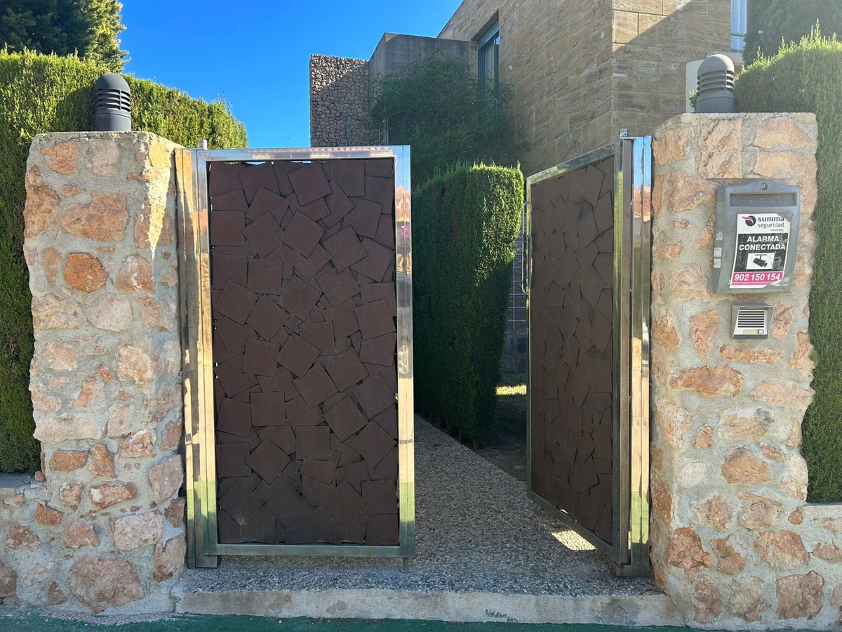 Huis te koop in Dehesa de Campoamor | 4 slaapkamers H5244469