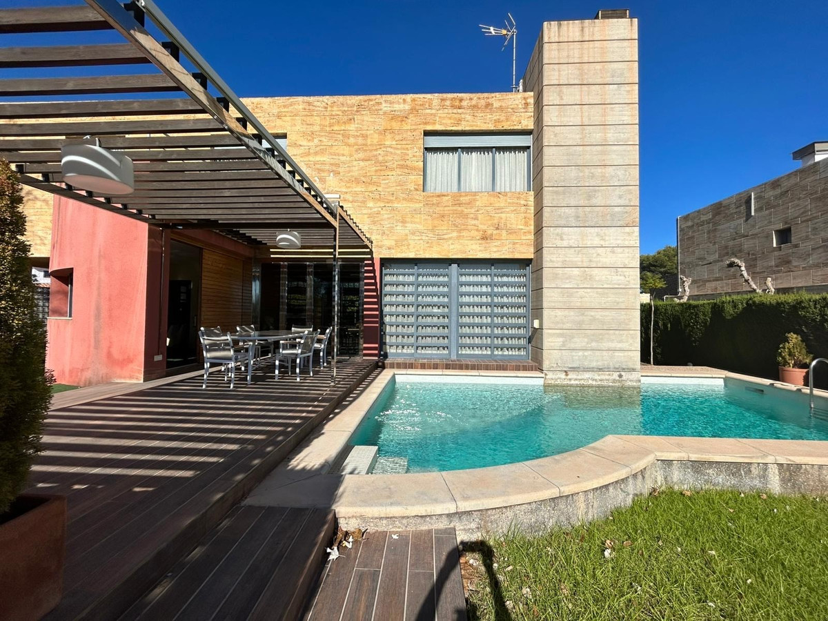Huis te koop in Dehesa de Campoamor | 4 slaapkamers H5244469