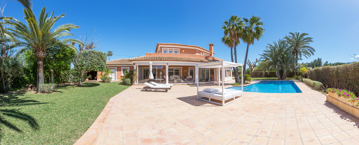 Vrijstaande Villa te koop in Denia | 7 slaapkamers H5304232