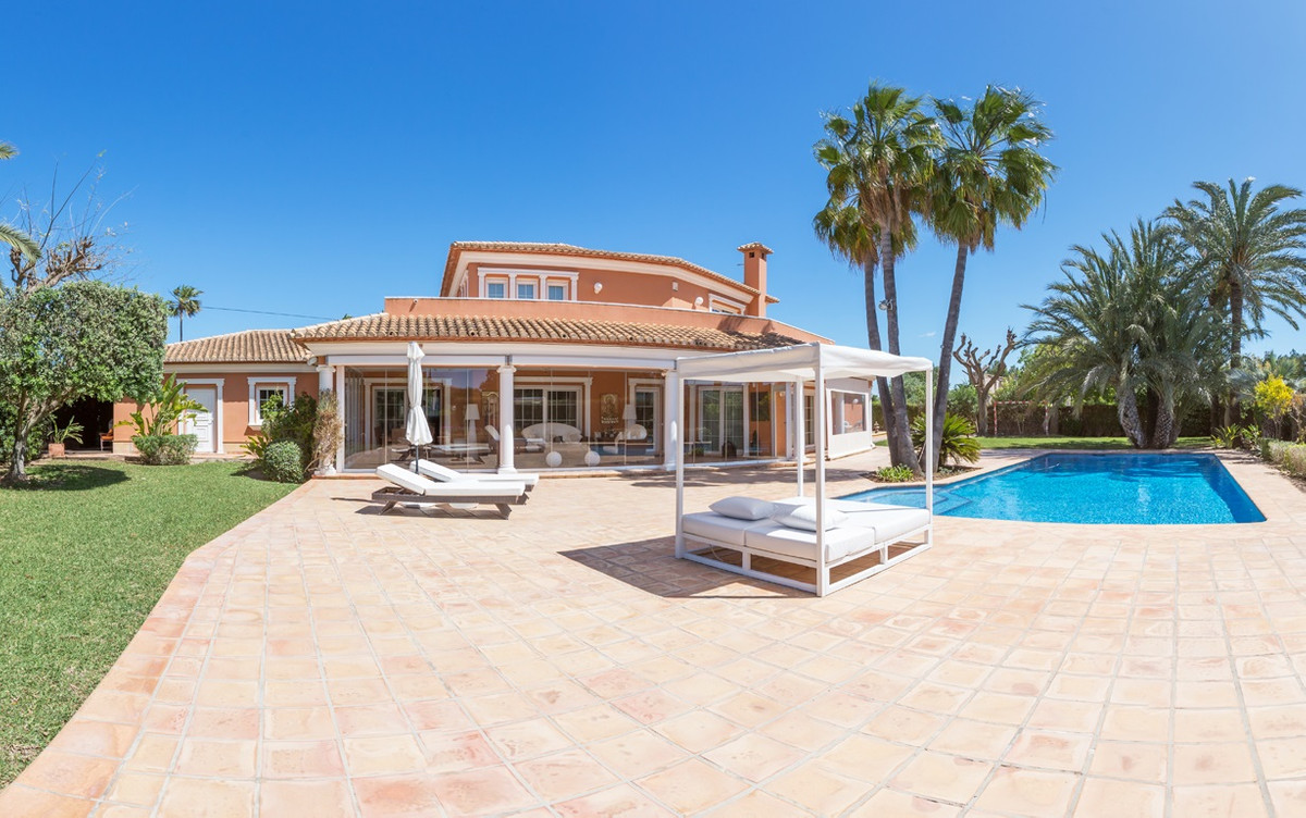 Vrijstaande Villa te koop in Denia | 7 slaapkamers H5304232