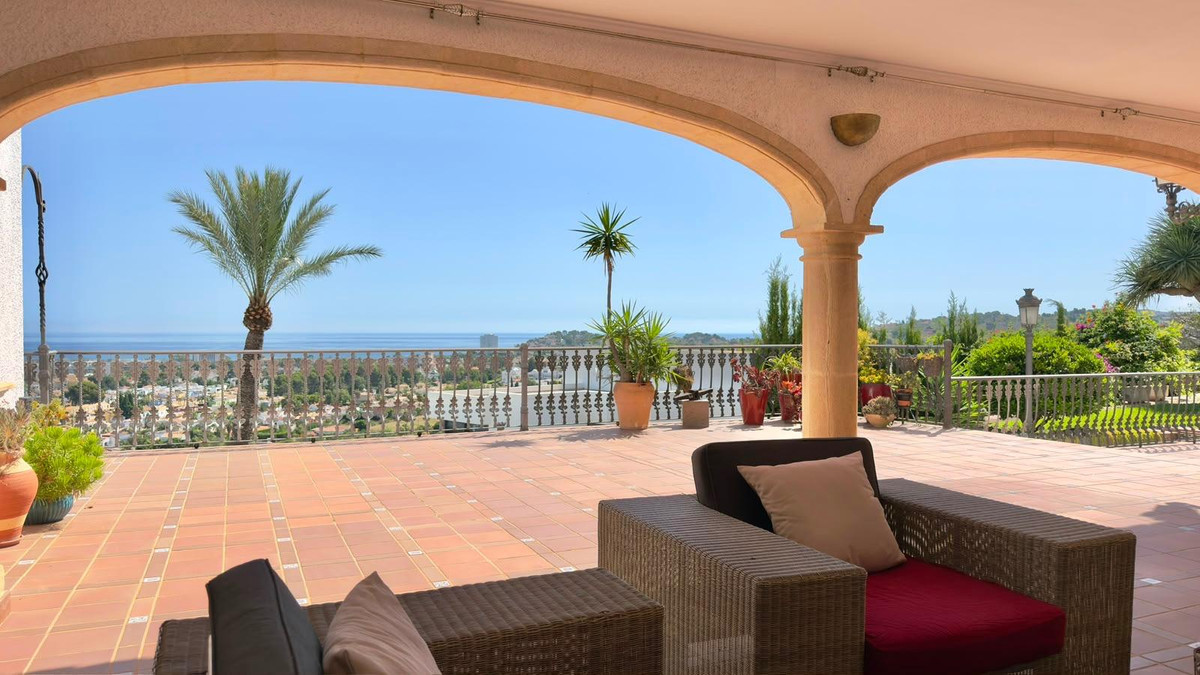 Vrijstaande Villa te koop in Denia | 4 slaapkamers H5421112