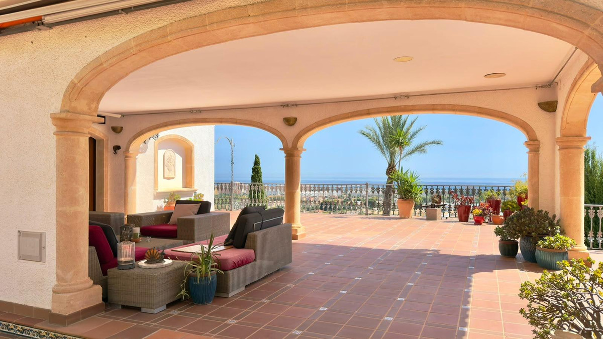 Vrijstaande Villa te koop in Denia | 4 slaapkamers H5421112