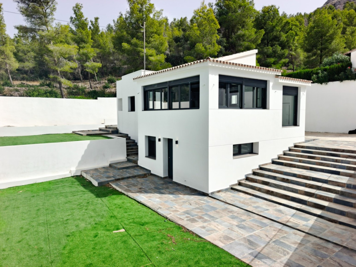 Vrijstaande Villa te koop in Denia | 3 slaapkamers H5491471