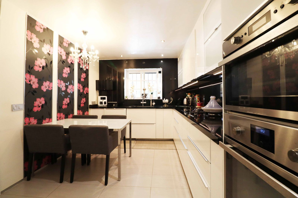 Huis te koop in Diana Park | 4 slaapkamers H4880860