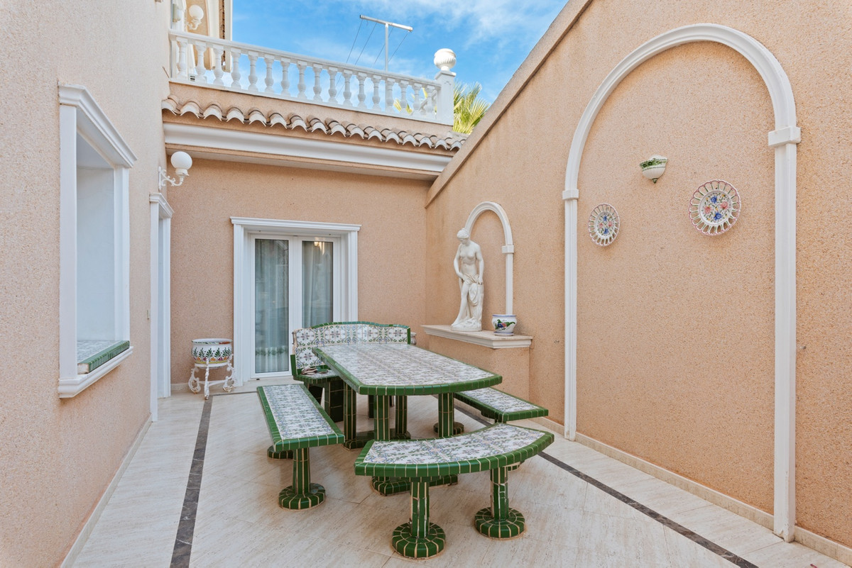 Huis te koop in Dona Pepa | 5 slaapkamers H5304382