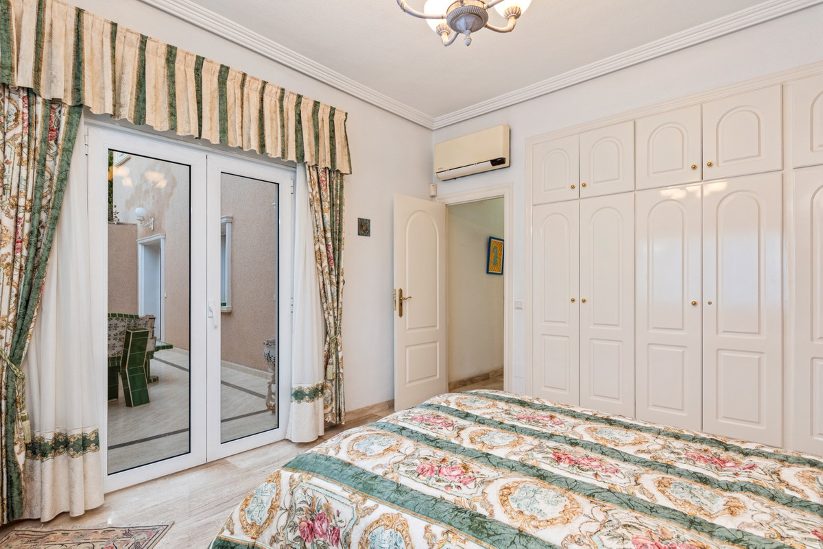 Huis te koop in Dona Pepa | 5 slaapkamers H5304382