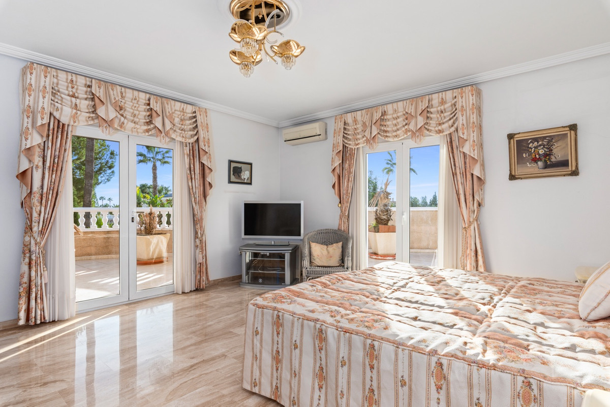 Huis te koop in Dona Pepa | 5 slaapkamers H5304382