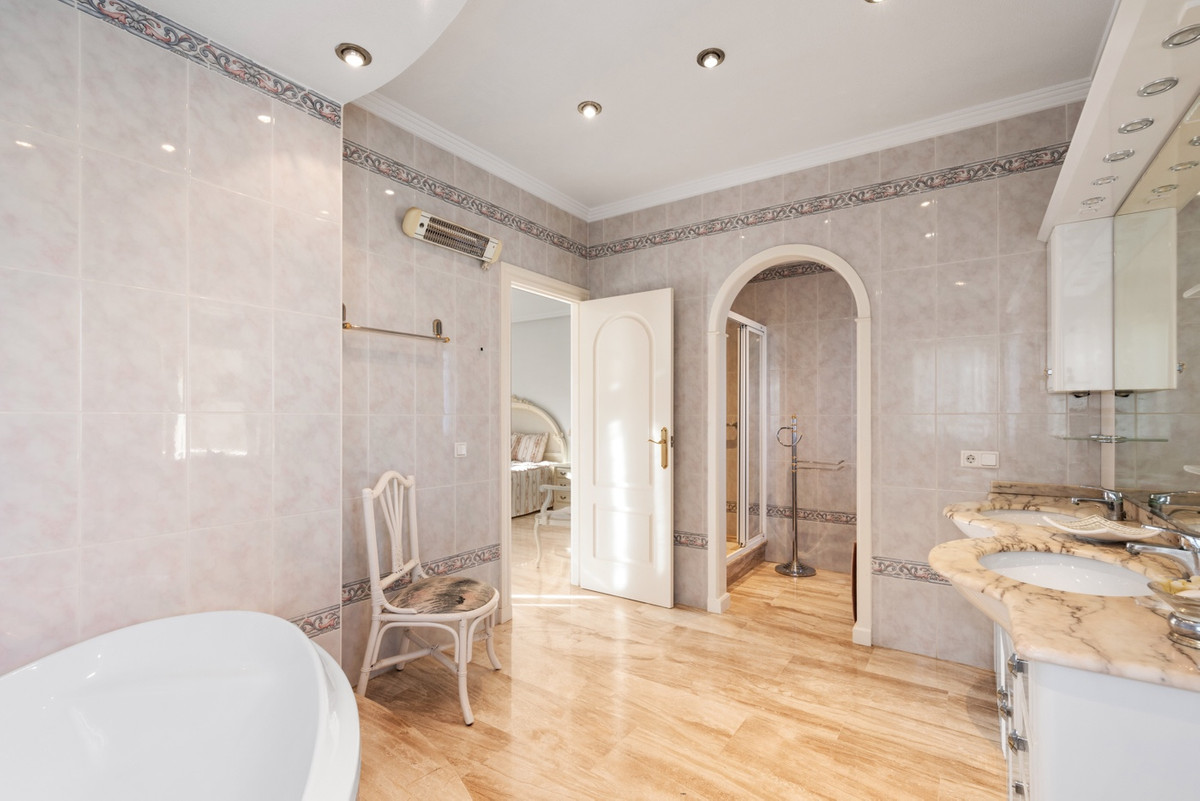 Huis te koop in Dona Pepa | 5 slaapkamers H5304382