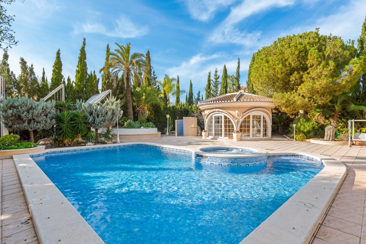 Huis te koop in Dona Pepa | 5 slaapkamers H5304382