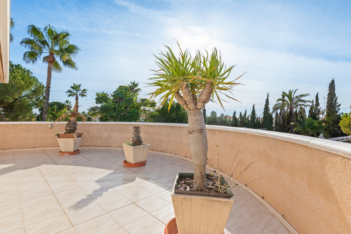 Huis te koop in Dona Pepa | 5 slaapkamers H5304382