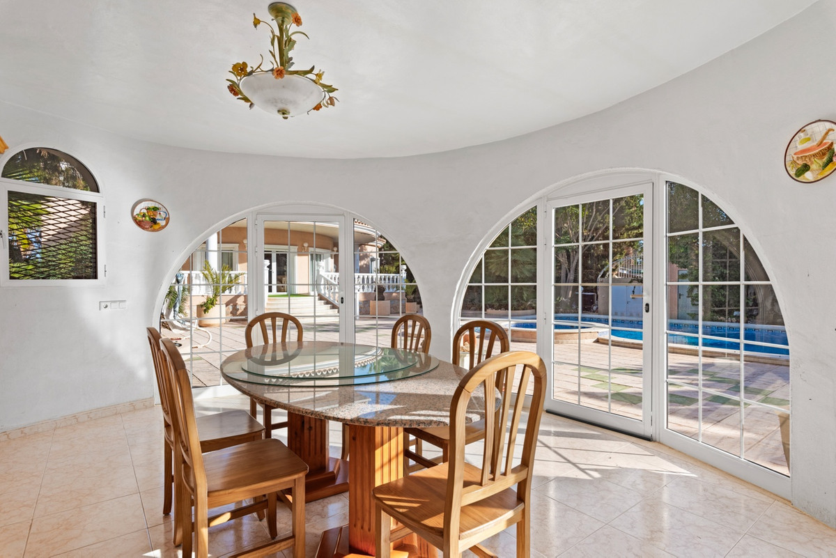 Huis te koop in Dona Pepa | 5 slaapkamers H5304382