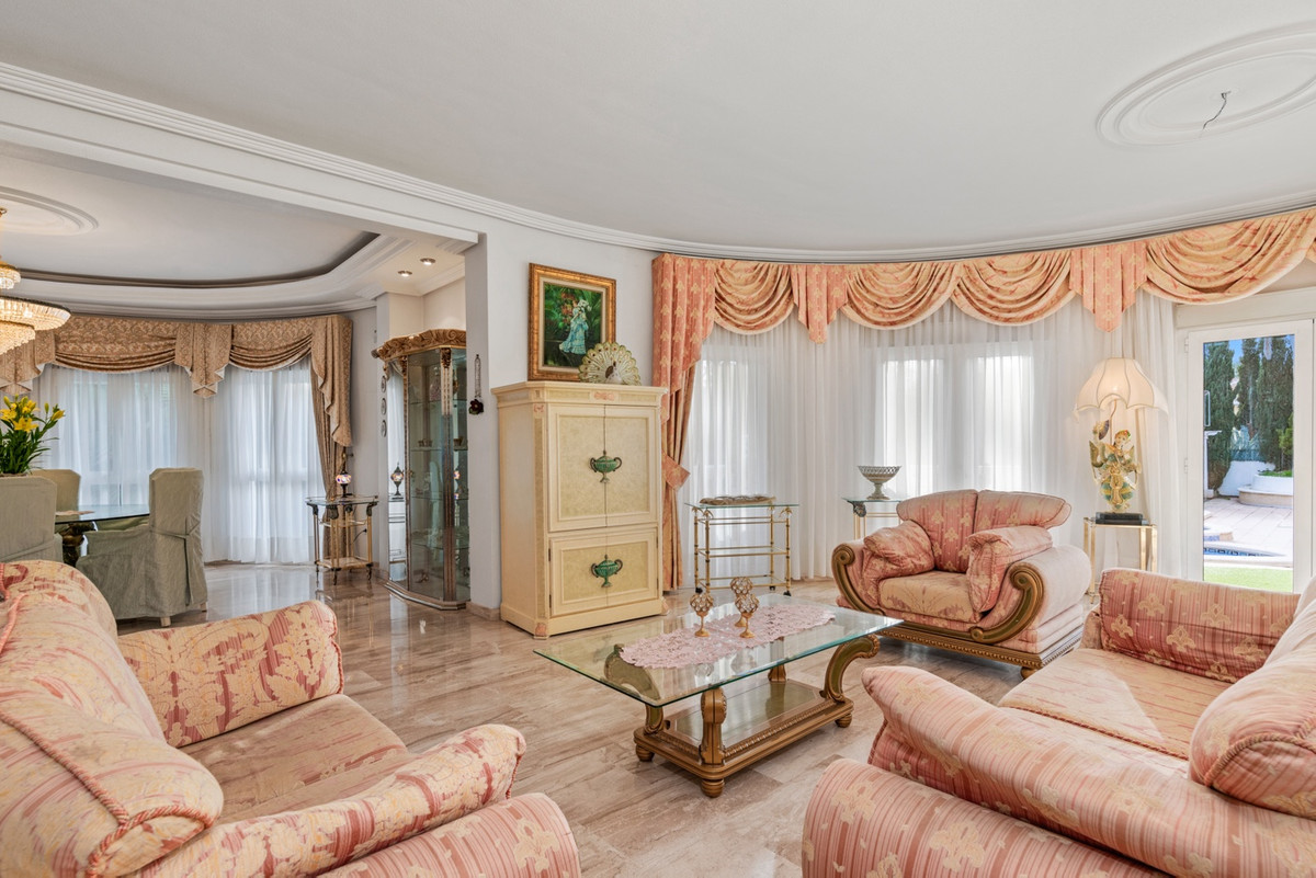 Huis te koop in Dona Pepa | 5 slaapkamers H5304382