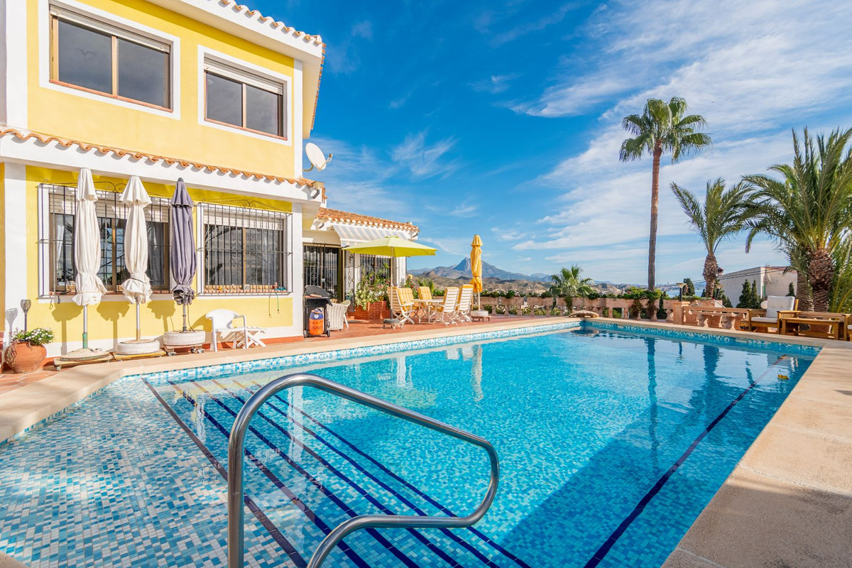 Huis te koop in El Campello | 5 slaapkamers H411734