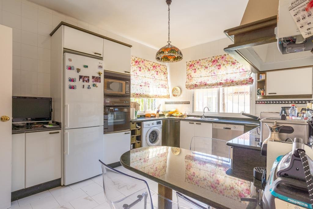 Huis te koop in El Candado | 4 slaapkamers H5046751