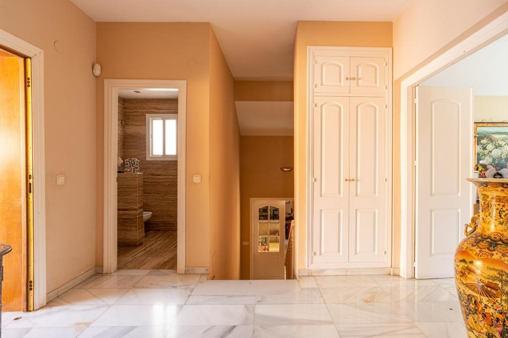 Huis te koop in El Candado | 4 slaapkamers H5046751