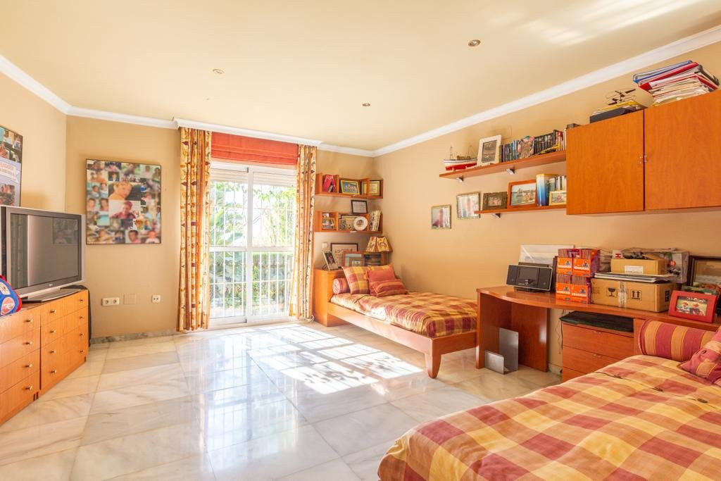 Huis te koop in El Candado | 4 slaapkamers H5046751