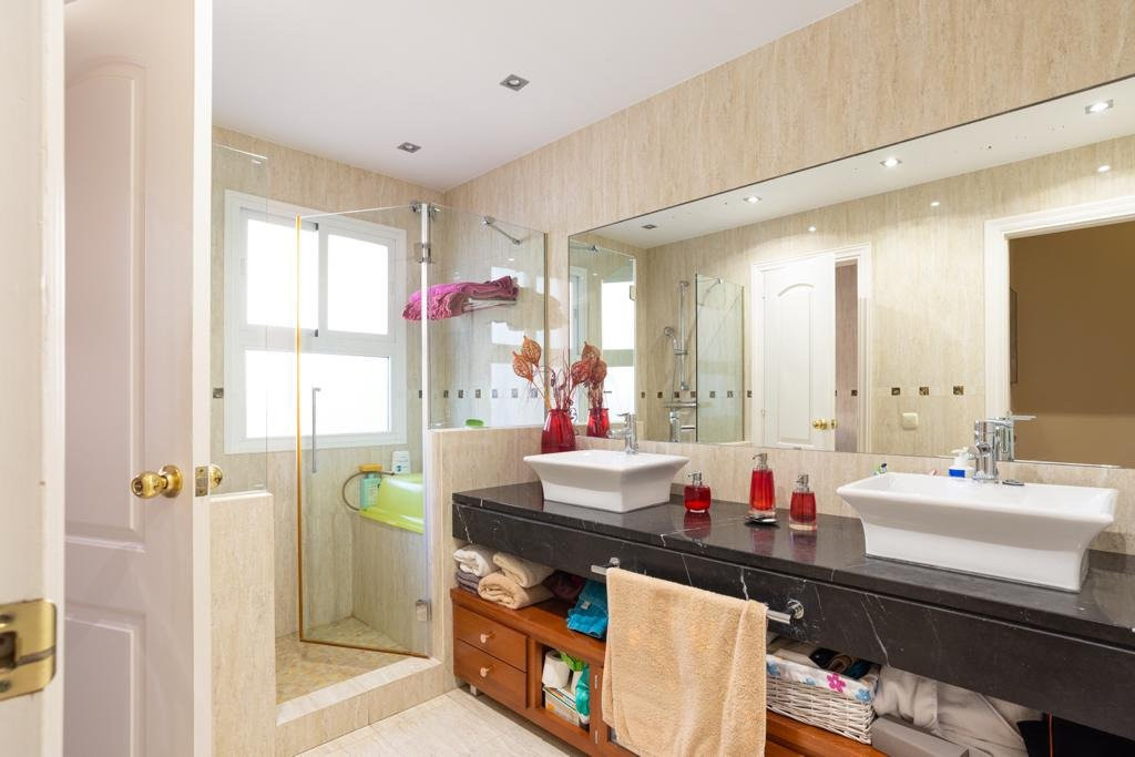 Huis te koop in El Candado | 4 slaapkamers H5046751