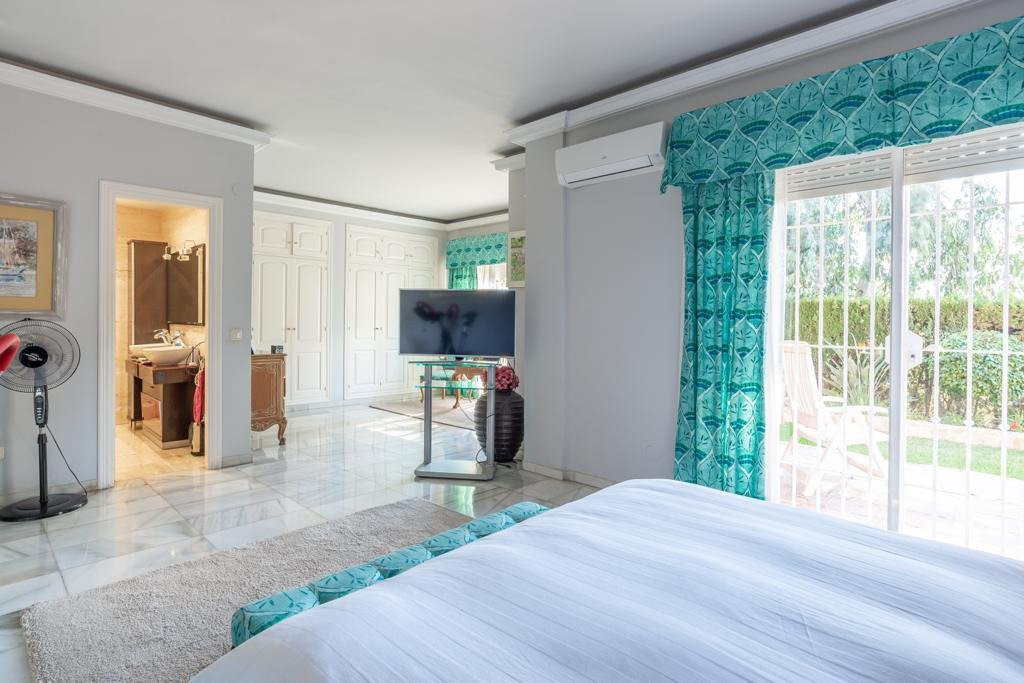 Huis te koop in El Candado | 4 slaapkamers H5046751