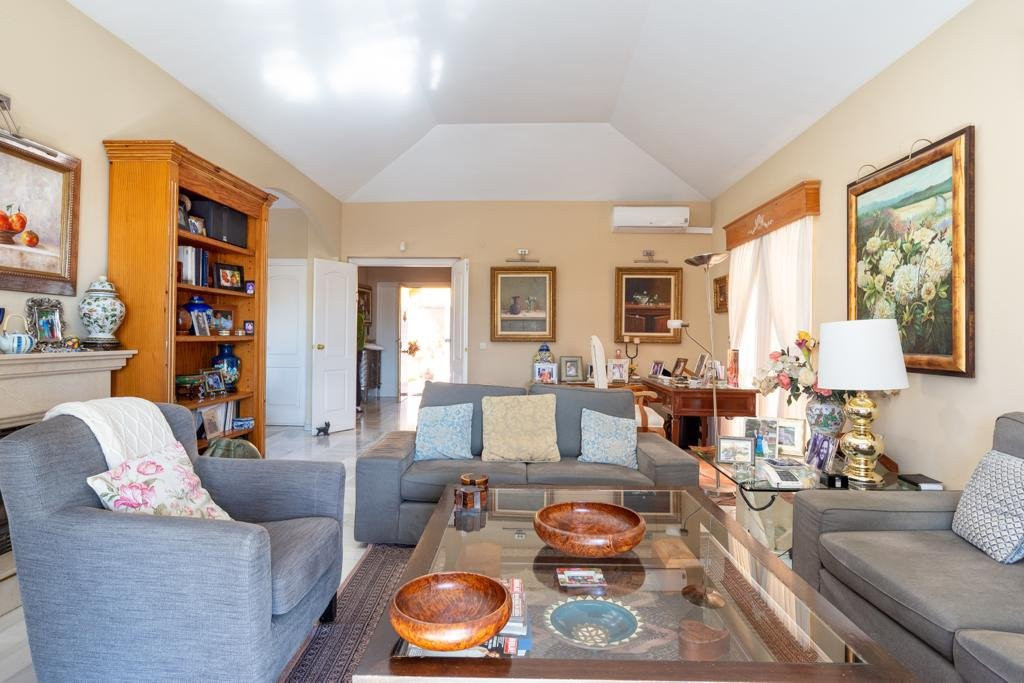 Huis te koop in El Candado | 4 slaapkamers H5046751
