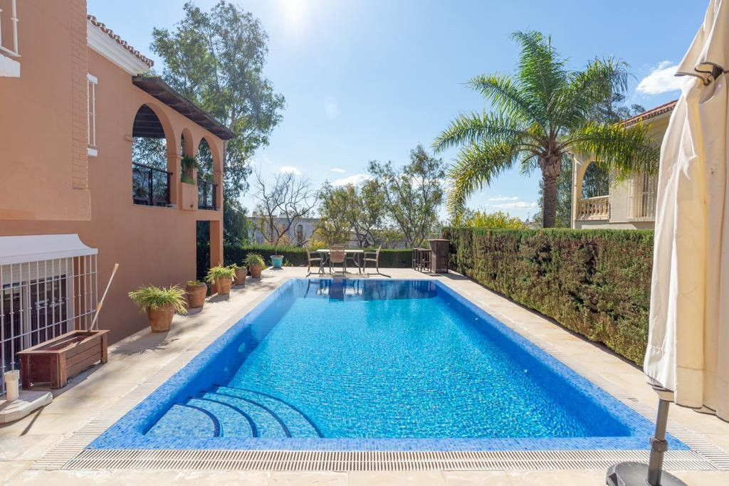 Huis te koop in El Candado | 4 slaapkamers H5046751