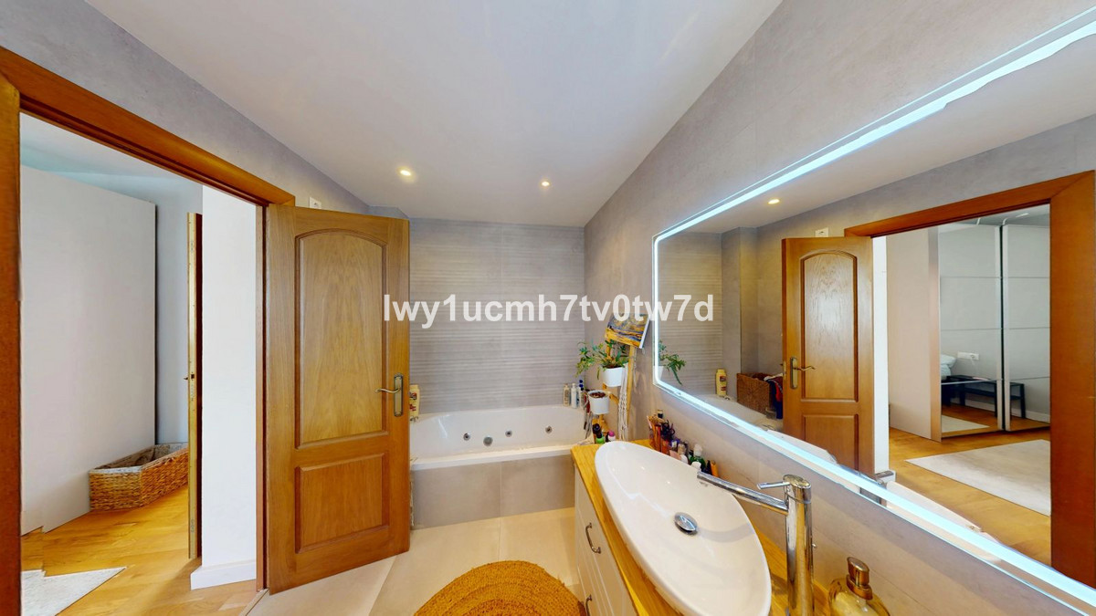 Huis te koop in El Candado | 5 slaapkamers H5112457
