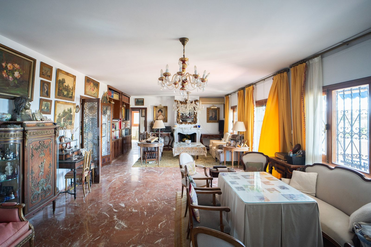 Huis te koop in El Candado | 8 slaapkamers H5253931