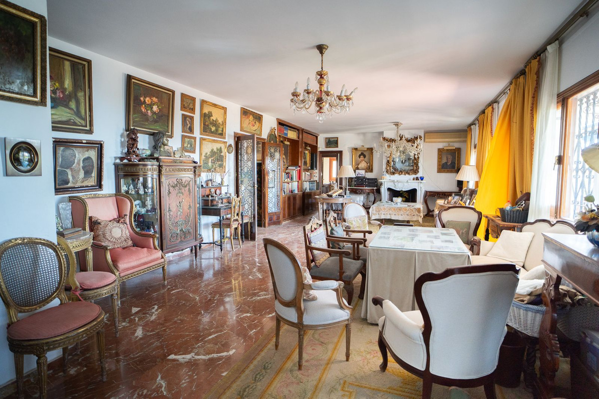 Huis te koop in El Candado | 8 slaapkamers H5253931