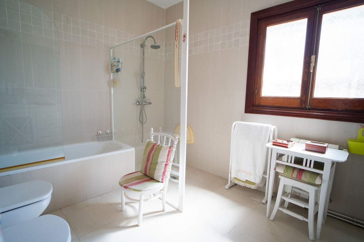 Huis te koop in El Candado | 8 slaapkamers H5253931