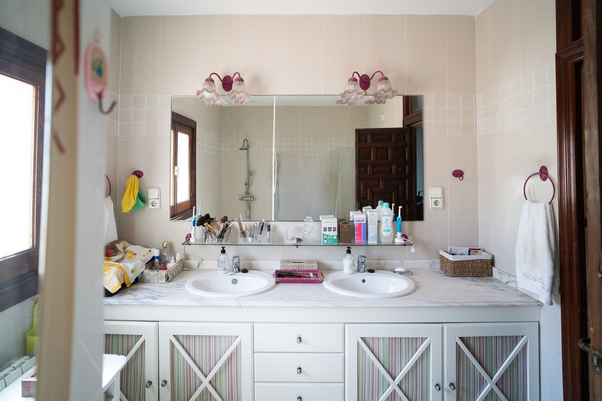 Huis te koop in El Candado | 8 slaapkamers H5253931