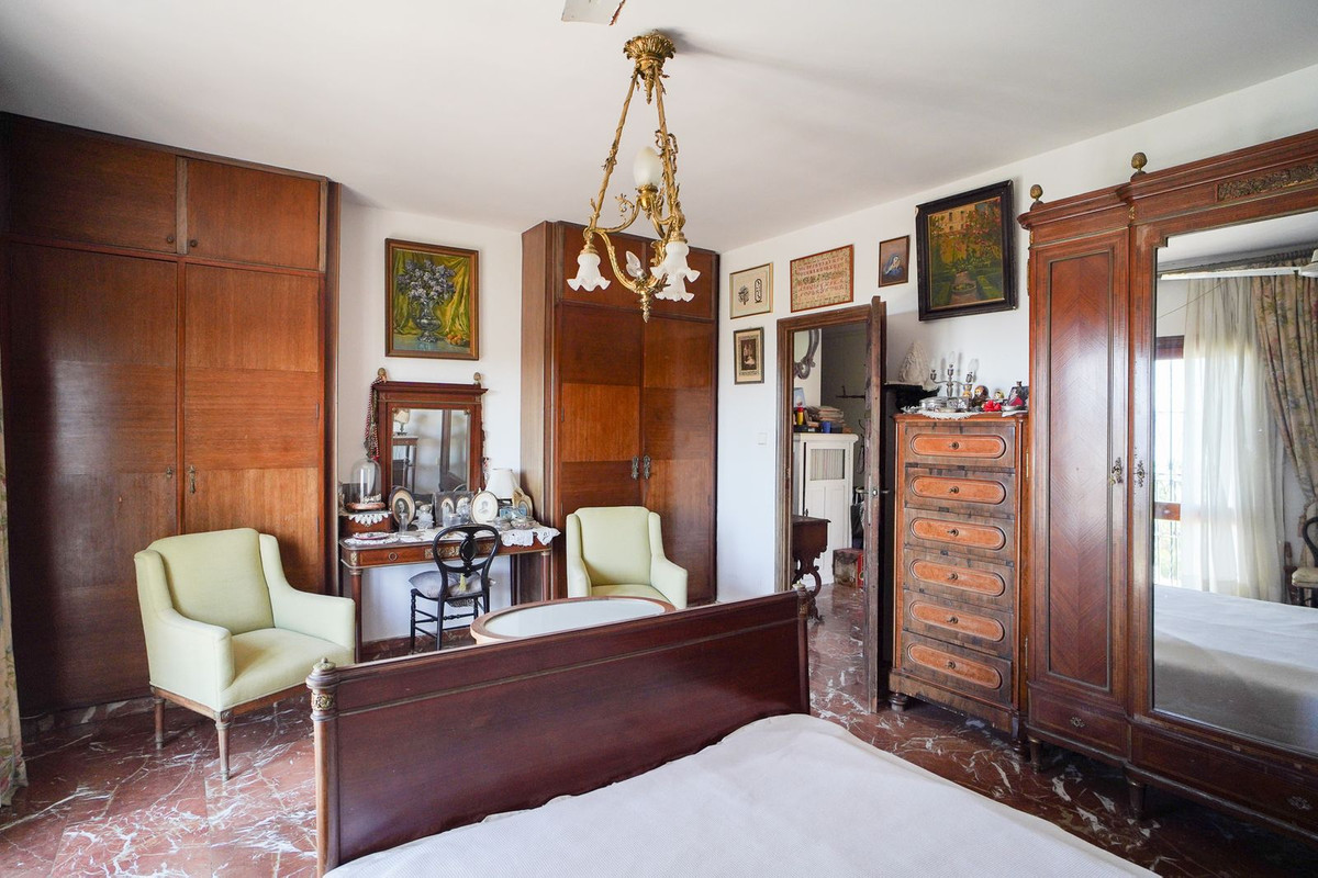 Huis te koop in El Candado | 8 slaapkamers H5253931