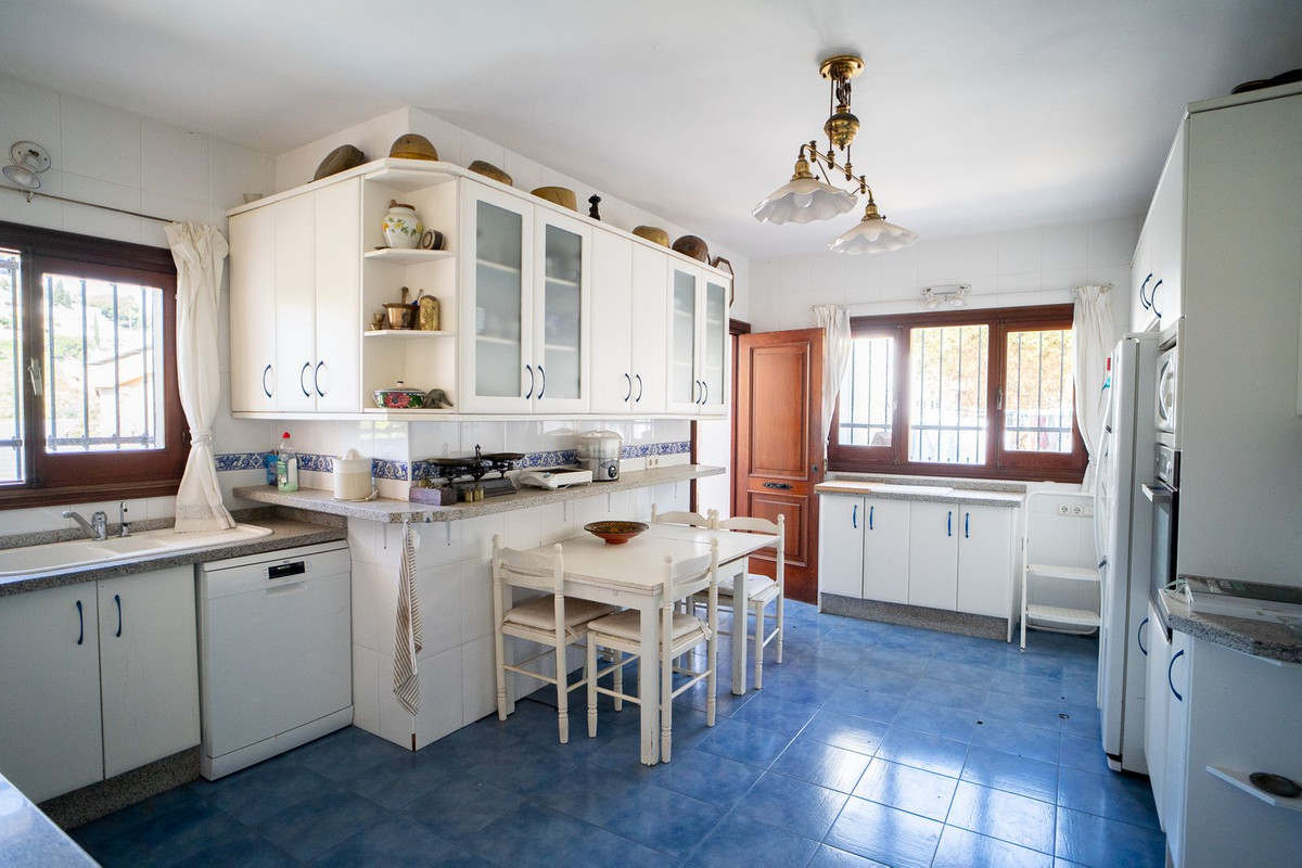 Huis te koop in El Candado | 8 slaapkamers H5253931