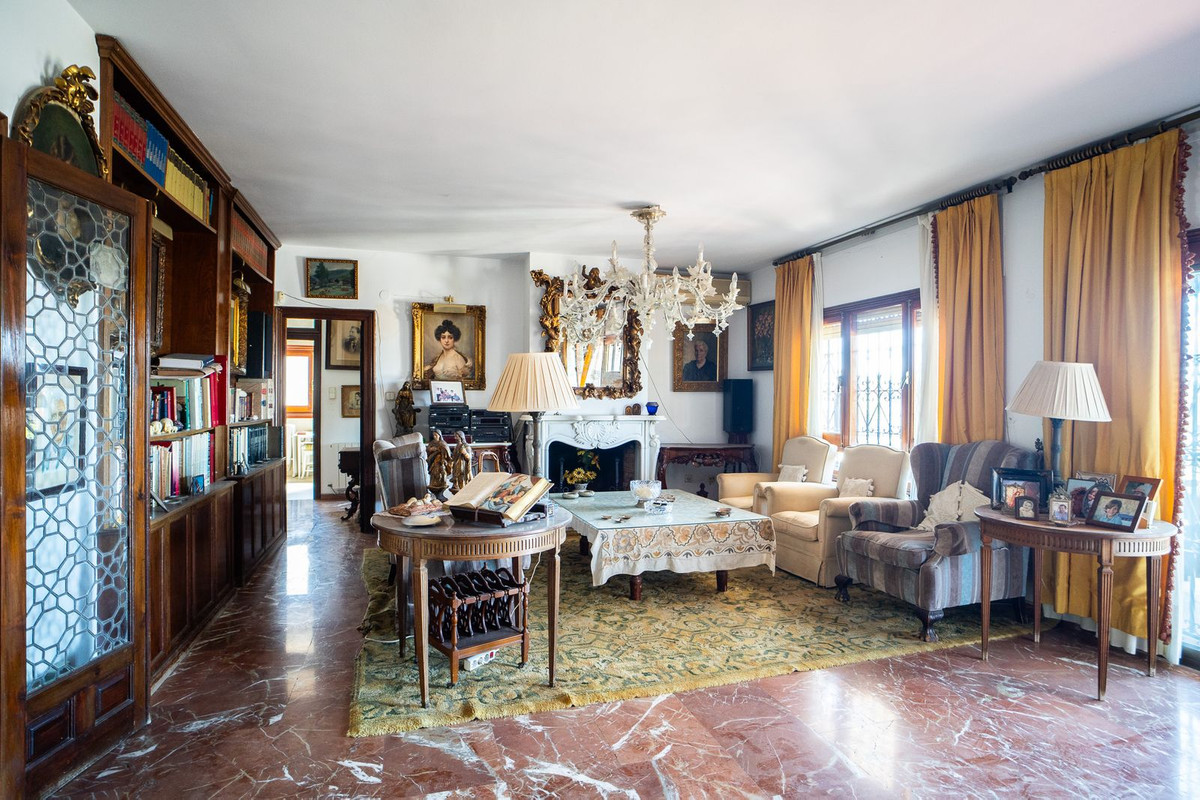 Huis te koop in El Candado | 8 slaapkamers H5253931