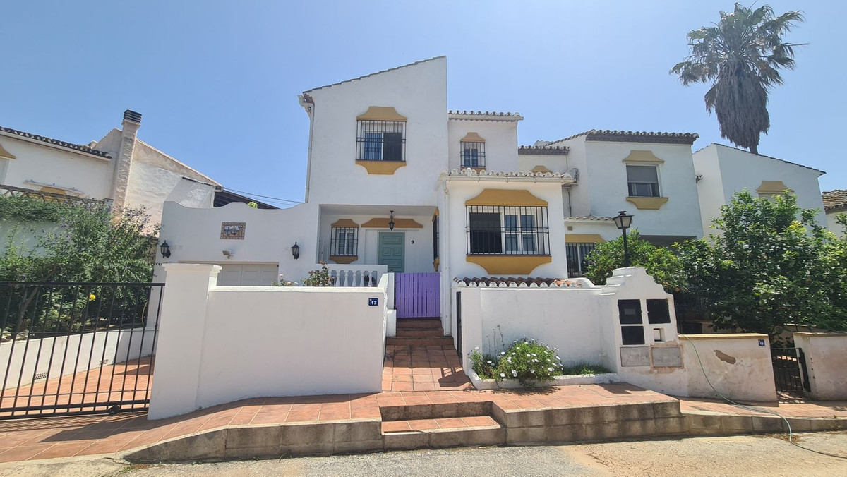 Semi-Vrijstaande Villa in El Chaparral-1