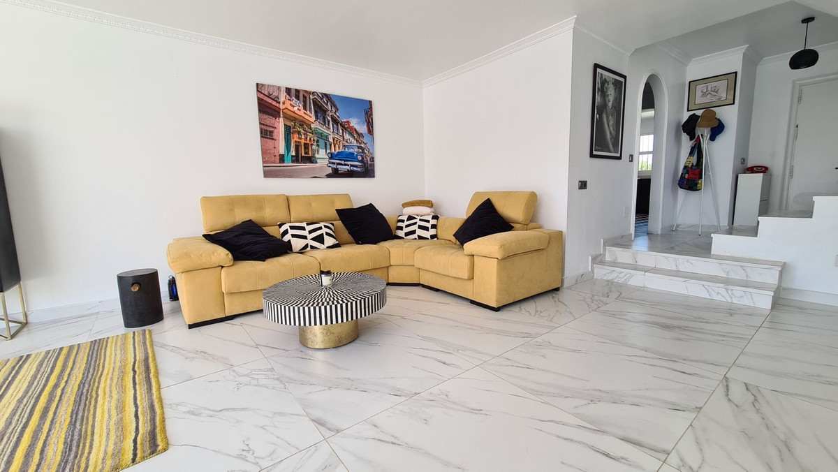Semi-Vrijstaande Villa in El Chaparral-11