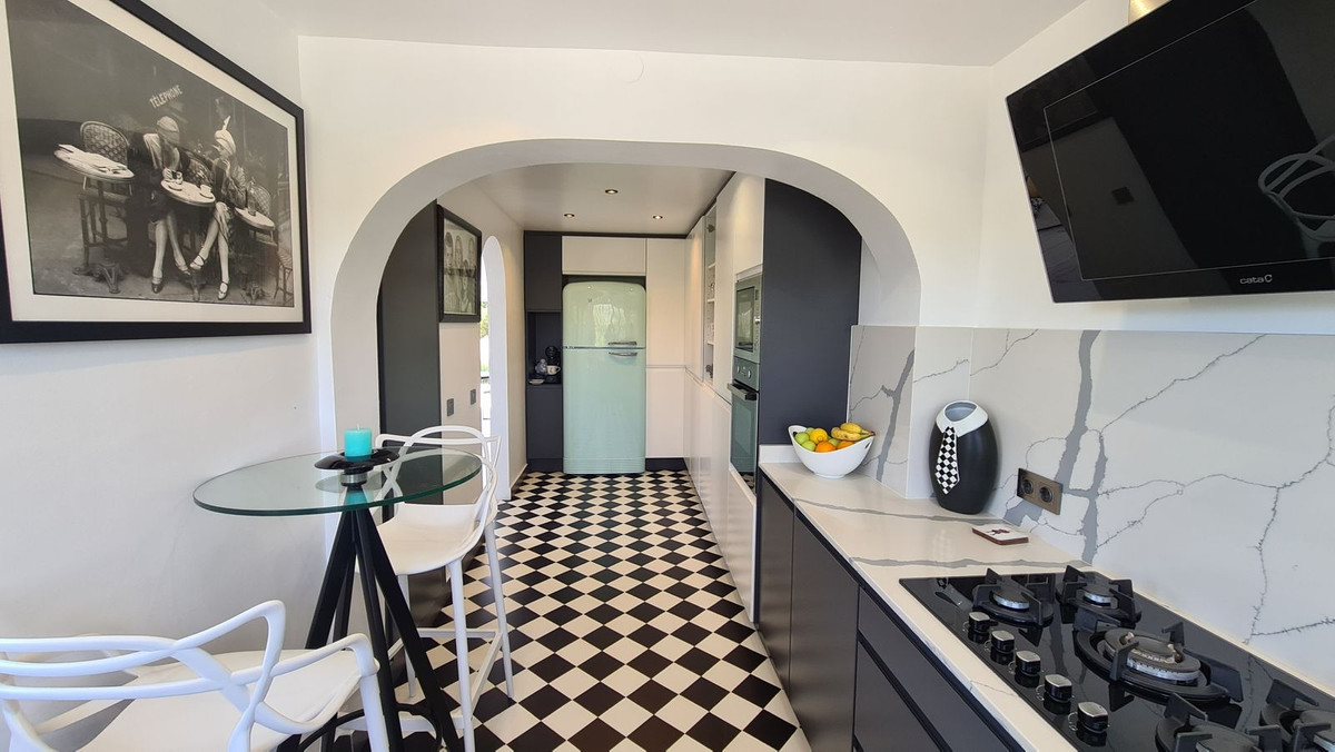 Semi-Vrijstaande Villa in El Chaparral-13