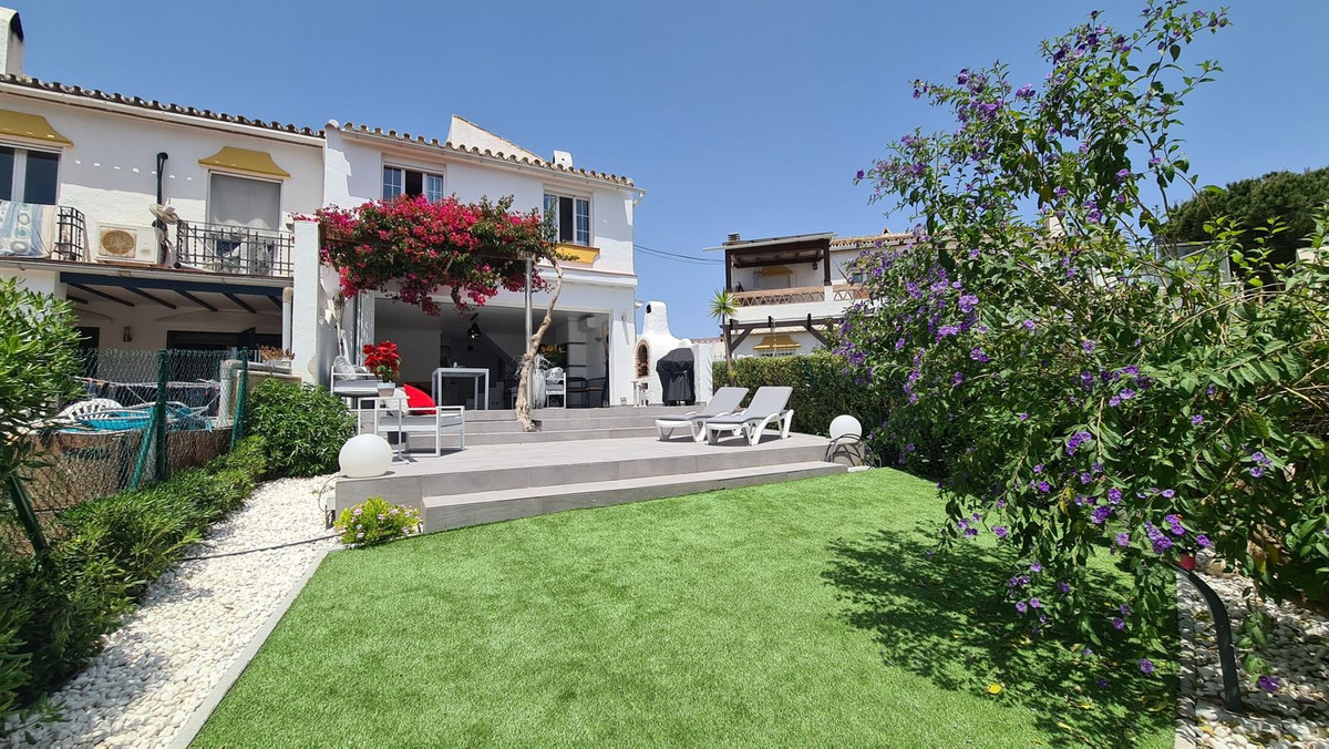 Semi-Vrijstaande Villa in El Chaparral-2