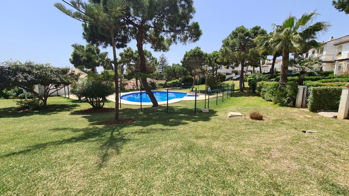 Semi-Vrijstaande Villa in El Chaparral-25