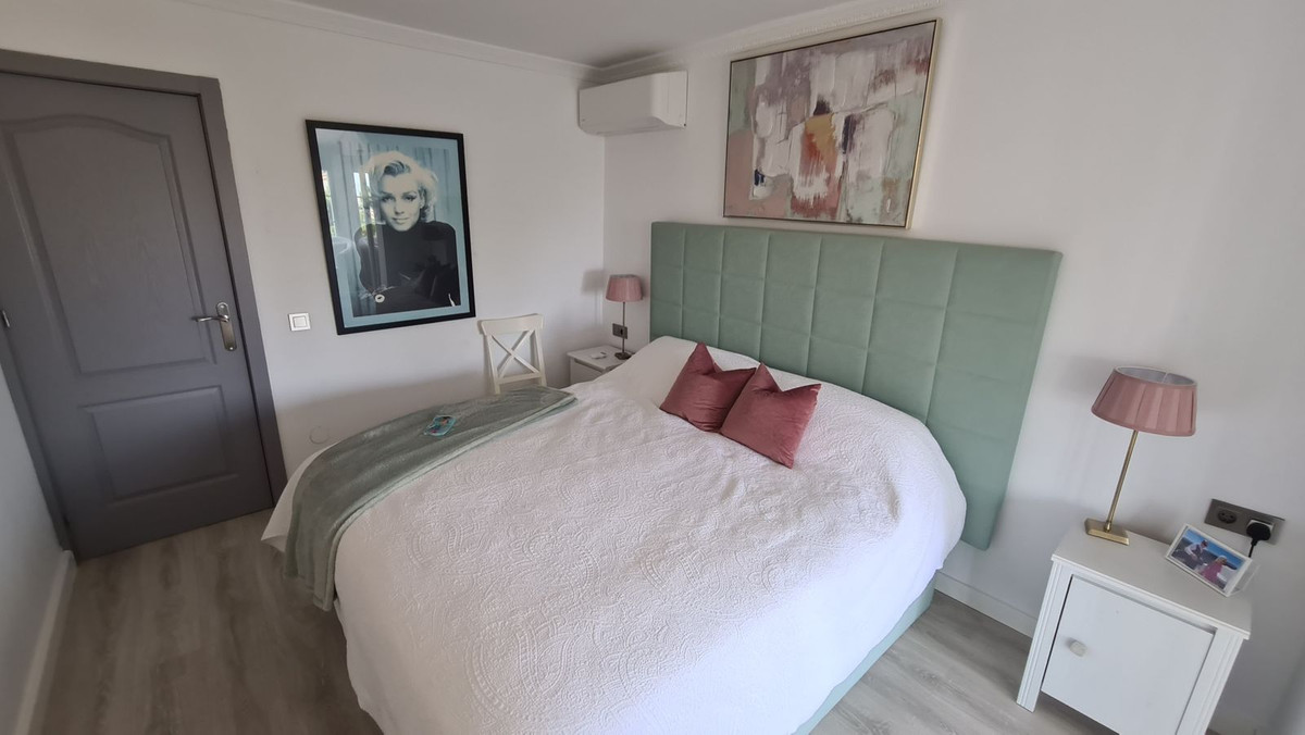 Semi-Vrijstaande Villa in El Chaparral-26