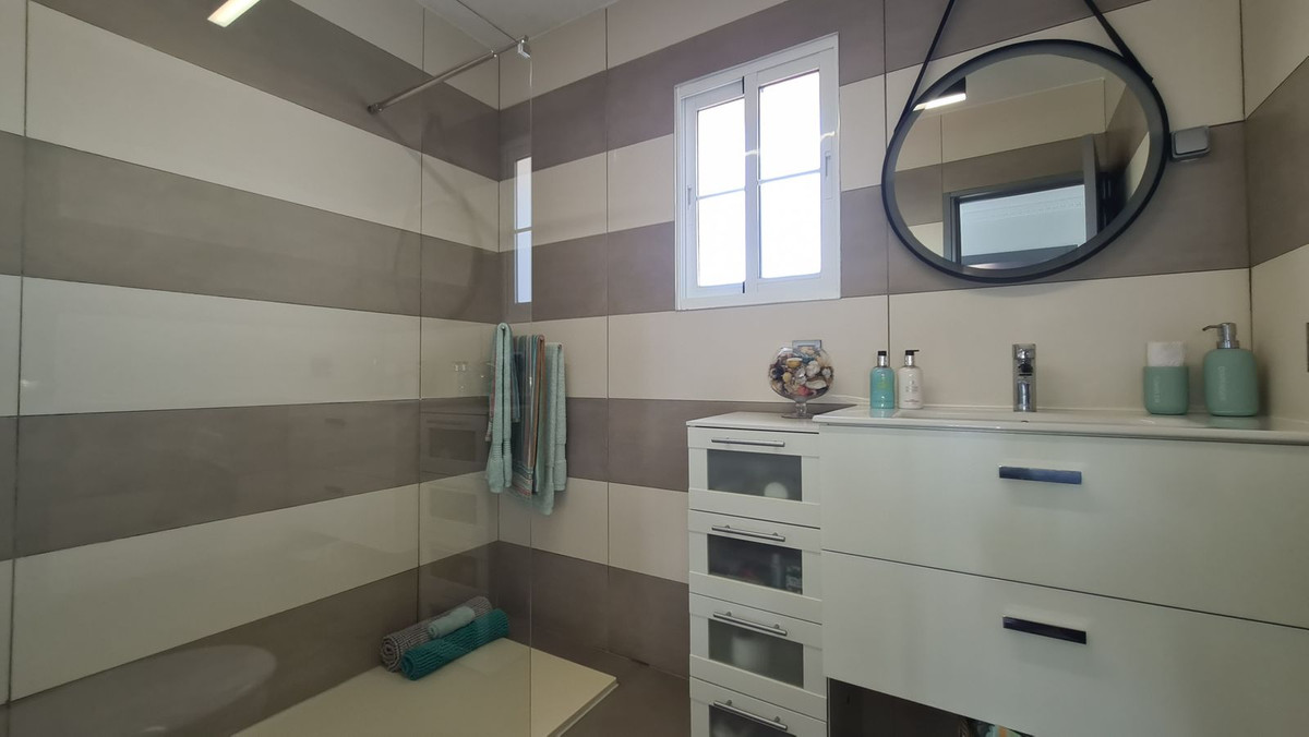 Semi-Vrijstaande Villa in El Chaparral-30