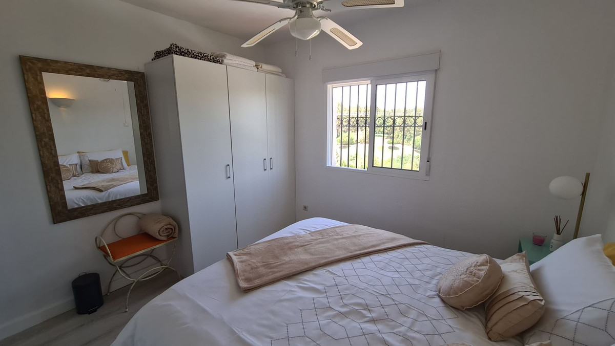 Semi-Vrijstaande Villa in El Chaparral-33