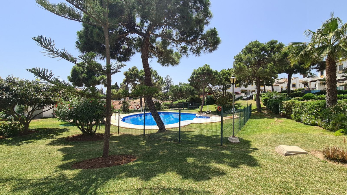 Semi-Vrijstaande Villa in El Chaparral-48